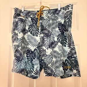 Duluth Trading Co Blue Leaf Print Swim Shorts